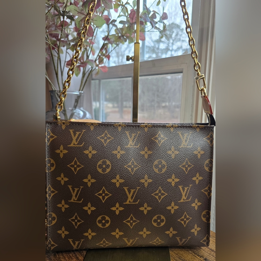 ‼️SOLD‼️Louis Vuitton Monogram Toiletry 26 Pouch On Chain